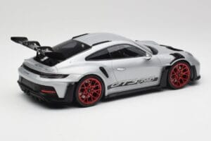 Porsche 911 992 GT3 RS Argent & Roues Rouges Minichamps 1:18 153062241 Métal — image 2 sur 6