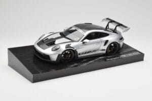 Porsche 911 992 GT3 RS Argent Weissach Package Minichamps 1:18 110062020 Métal — image 2 sur 8