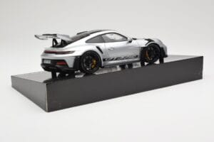 Porsche 911 992 GT3 RS Argent Weissach Package Minichamps 1:18 110062020 Métal — image 4 sur 8