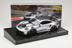 Porsche 911 992 GT3 RS Argent Weissach Package Minichamps 1:18 110062020 Métal — image 8 sur 8