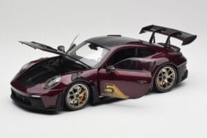 Porsche 911 992 GT3 RS Ultraviolet & Jantes Argent Minichamps 1:18 110062029 Métal — image 2 sur 8