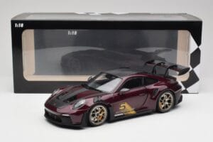 Porsche 911 992 GT3 RS Ultraviolet & Jantes Argent Minichamps 1:18 110062029 Métal — image 8 sur 8