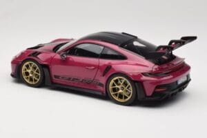 Porsche 911 992 GT3 RS Weissach Package Ruby Star Norev 1:18 187370 Métal — image 7 sur 8
