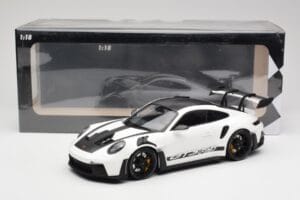 Porsche 911 992 GT3 RS Blanc & Roues Noires Minichamps 1:18 155062230 Métal — image 6 sur 6