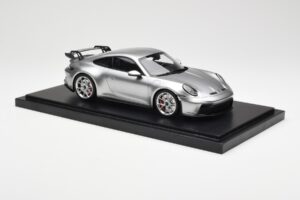 Porsche 911 992 GT3 Argent Minichamps 1:18 WAP0211510M004 Résine — image 4 sur 7