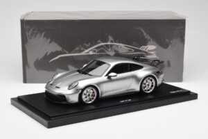 Porsche 911 992 GT3 Argent Minichamps 1:18 WAP0211510M004 Résine — image 7 sur 7