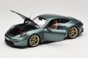 Porsche 911 992 GT3 Touring Package Malachite Green Metallic Norev 1:18 187382 Métal — image 2 sur 8