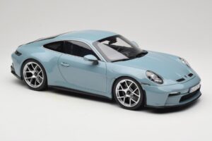 Porsche 911 992 S/T Meisenblau Norev 1:12 127550 Métal — image 4 sur 6