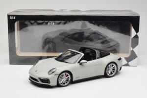 Porsche 911 992 Targa 4 GTS Gris Minichamps 1:18 155061064 Métal — image 6 sur 6
