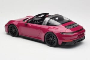 Porsche 911 992 Targa 4 GTS Rubystar Minichamps 1:18 155061066 Métal — image 5 sur 6