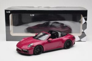 Porsche 911 992 Targa 4 GTS Rubystar Minichamps 1:18 155061066 Métal — image 6 sur 6