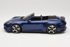 Porsche 911 992 Turbo S Cabriolet Blue Metallic Minichamps 1:18 155069081 Métal — image 3 sur 6