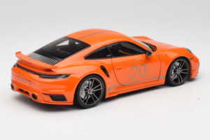 Porsche 911 992 Turbo S Coupe Sport Design Orange Minichamps 1:18 113069074 Métal — image 3 sur 8