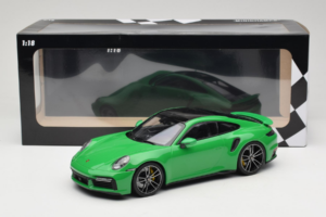 Porsche 911 992 Turbo S Vert Minichamps 1:18 153069077 Métal — image 6 sur 6
