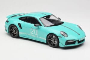 Porsche 911 992 Turbo S Sport Design Package Racing Green Minichamps 1:18 155069175 Métal — image 4 sur 6