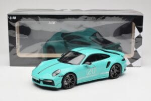 Porsche 911 992 Turbo S Sport Design Package Racing Green Minichamps 1:18 155069175 Métal — image 6 sur 6