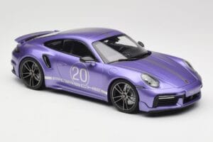 Porsche 911 992 Turbo S Sport Design Package Viola Metallic Minichamps 1:18 155069174 Métal — image 4 sur 6