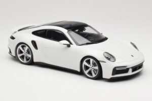 Porsche 911 Turbo S 992 Blanc Minichamps 1:18 WAP0211620RTRB Métal — image 4 sur 6