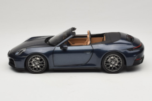 Porsche 911 992.2 Carrera Cabriolet Yachting Blue Norev 1:18 187180 Métal — image 4 sur 8