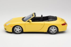 Porsche 911 996 Cabriolet Speed Jaune UT Models 1:18 27906 Métal — image 4 sur 8