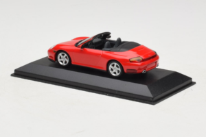 Porsche 911 996 Carrera 4S Cabriolet Rouge Minichamps 1:43 400062831 Métal — image 3 sur 4