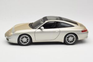 Porsche 911 996 Carrera 4S Argent Maisto 1:18 WAP02102212 Métal — image 4 sur 8