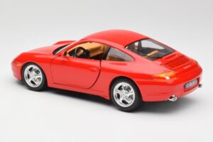 Porsche 911 996 Carrera Rouge Bburago 1:18 3385 Métal — image 7 sur 8
