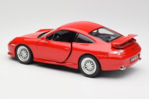 Porsche 911 996 GT3 Strasse Rouge Bburago 1:18 30395 Métal — image 7 sur 8
