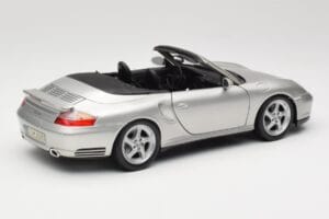 Porsche 911 996 Turbo Cabriolet Argent Maisto 1:18 31660 Métal — image 3 sur 8