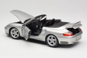 Porsche 911 996 Turbo Cabriolet Argent Maisto 1:18 31660 Métal — image 5 sur 8