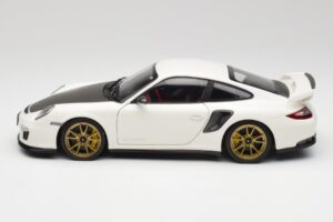 Porsche 911 997 GT2 RS Blanc & Or Roues Minichamps 1:18 100069406 Métal — image 4 sur 8