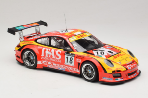 Porsche 911 997 GT3 R #8 De Lorenzi Racing De Lorenzi 24 Hours of Spa 2011 Minichamps 1:18 151118918 Métal — image 4 sur 6