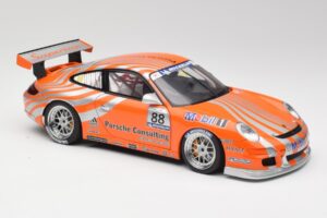 Porsche 911 997 GT3 R #88 Porsche Consulting 2005 AUTOart 1:18 77821 Métal — image 6 sur 8
