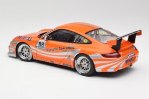 Porsche 911 997 GT3 R #88 Porsche Consulting 2005 AUTOart 1:18 77821 Métal — image 7 sur 8