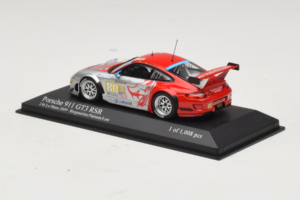 Porsche 911 997 GT3 RSR #80 J. Bergmeister / S. Neiman / D. Law 24 Hours of Le Mans 2009 Minichamps 1:43 400096980 Métal — image 3 sur 4