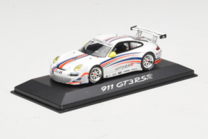 Porsche 911 997 GT3 RSR Blanc Avec Bandes Bleues et Orange 2007 Minichamps 1:43 WAP02000618 Métal — image 2 sur 4