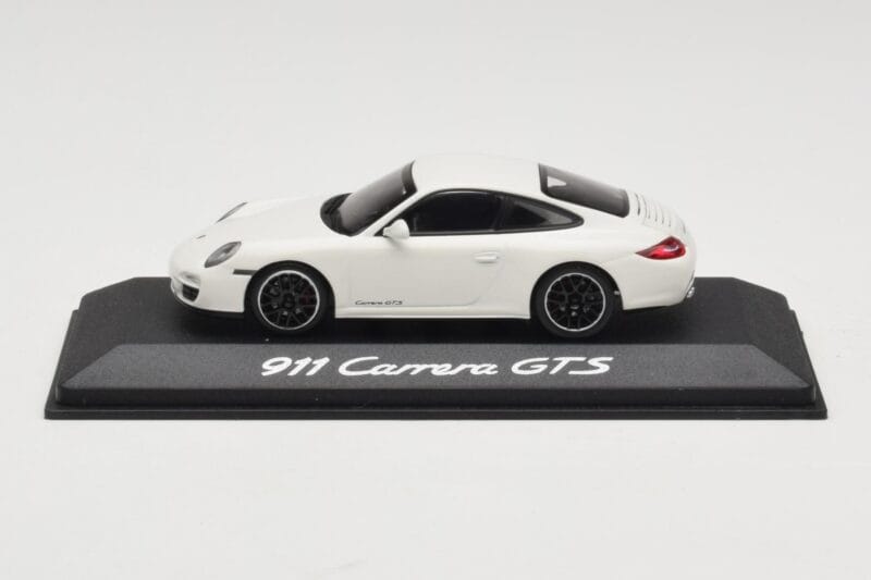 Porsche 911 997.2 Carrera GTS Blanc Minichamps 1:43 Porsche 911 997.2 Carrera GTS Blanc Minichamps 1:43 WAP0200200B Métal