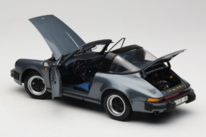 Porsche 911 SC Argent Minichamps 1:18 100063060 Métal — image 5 sur 8