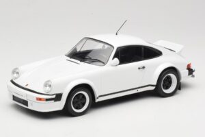 Porsche 911 SC GT Race Version IXO 1:18 18CMC007 Métal