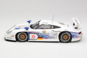 Porsche 911 GT1 #6 T. Boutsen / H-J. Stuck 1997 UT Models 1:18 39720 Métal — image 4 sur 8
