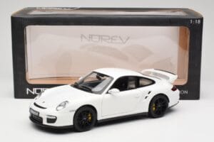 Porsche 911 GT2 997.1 Blanc Norev 1:18 187572 Métal — image 8 sur 8