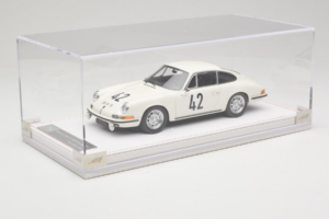 Porsche 911 S #42 R. Buchet / H. Linge Auguste Veuillet 24 Hours of Le Mans Class Winner 1967 IVY 1:18 REMC006 Résine — image 2 sur 6