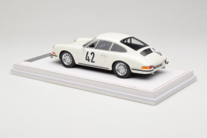Porsche 911 S #42 R. Buchet / H. Linge Auguste Veuillet 24 Hours of Le Mans Class Winner 1967 IVY 1:18 REMC006 Résine — image 5 sur 6