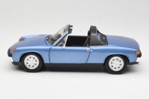 Porsche 914 Bleu Revell 1:18 08975 Métal — image 4 sur 8