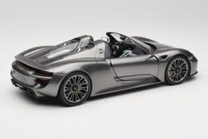 Porsche 918 Spyder Liquid Metal Argent Minichamps 1:18 110062430 Métal — image 3 sur 8
