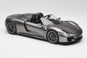 Porsche 918 Spyder Liquid Metal Argent Minichamps 1:18 110062430 Métal — image 6 sur 8