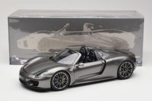 Porsche 918 Spyder Liquid Metal Argent Minichamps 1:18 110062430 Métal — image 8 sur 8