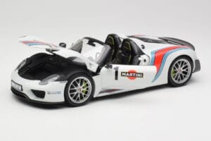 Porsche 918 Spyder Weissach Package Martini Minichamps 1:18 110062440 Métal — image 2 sur 8