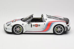 Porsche 918 Spyder Weissach Package Martini Minichamps 1:18 110062440 Métal — image 4 sur 8