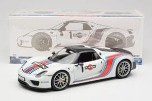 Porsche 918 Spyder Weissach Package Martini Minichamps 1:18 110062440 Métal — image 8 sur 8